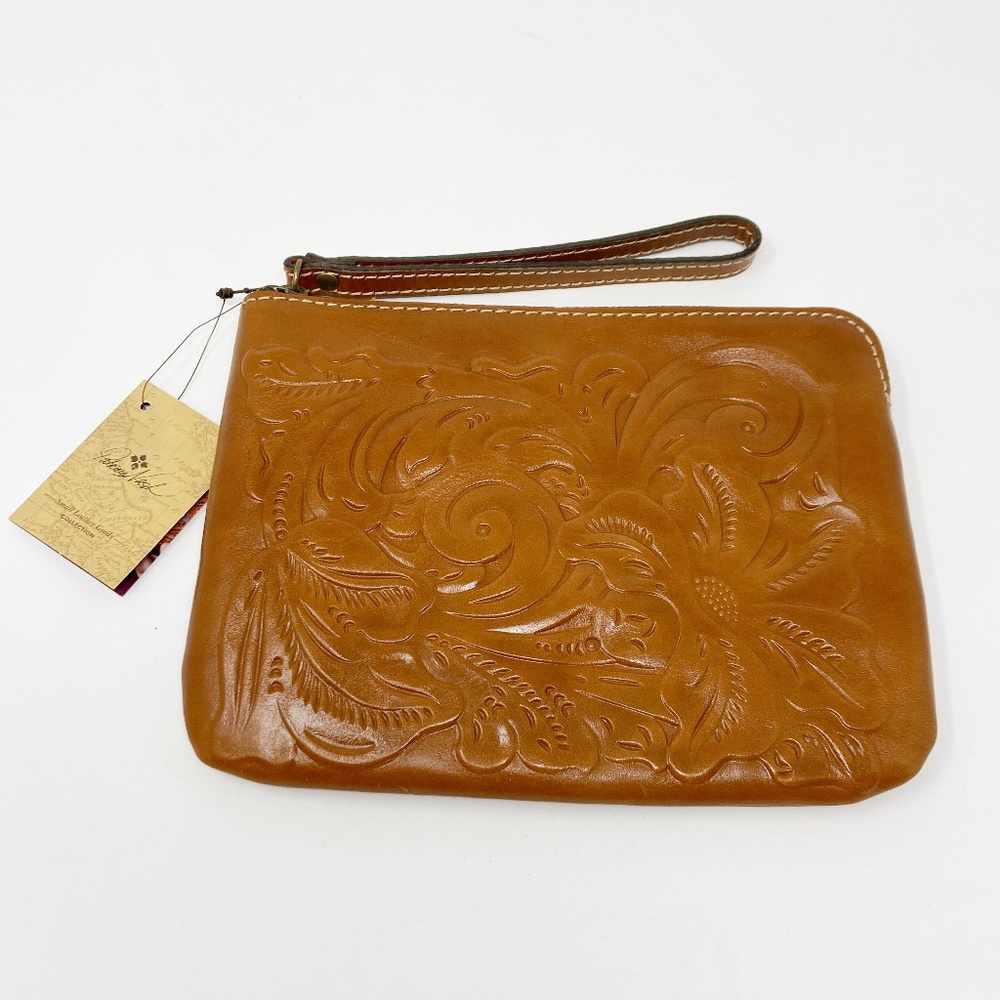 PATRICIA NASH | Cassini Tooled Tan Wristlet